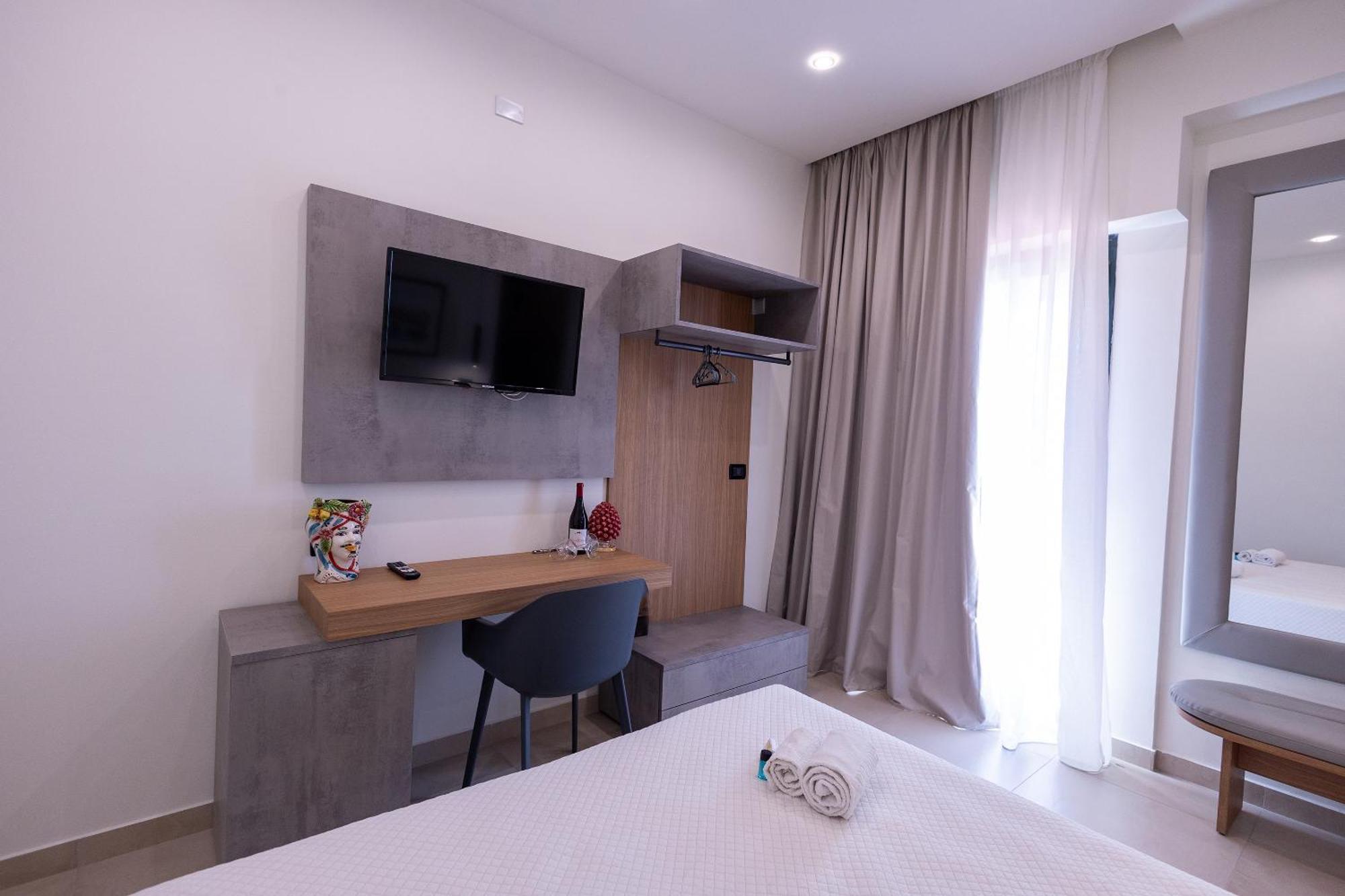 Villa Iris Giardini-Naxos Zewnętrze zdjęcie