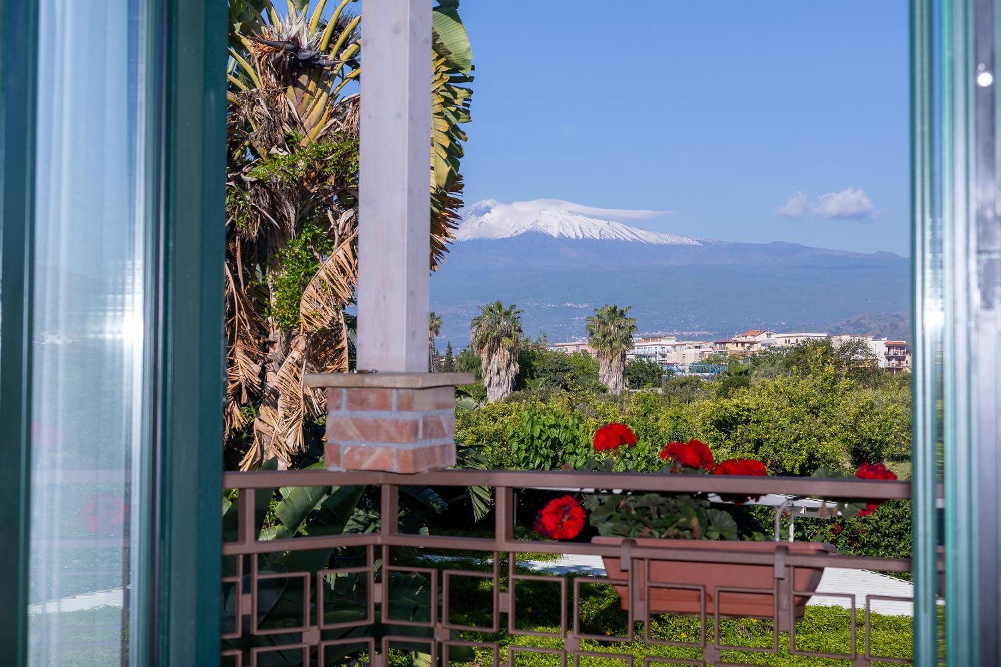 Villa Iris Giardini-Naxos Zewnętrze zdjęcie